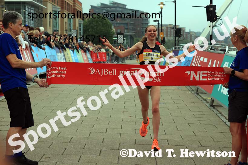 The AJ Bell Great North 5k., Newcastle/Gateshead Quayside.  Photo: David T. Hewitson/Sports for All Pics